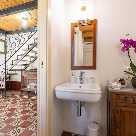 Bed & Breakfast Palazzo Cherchi 4*