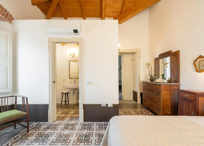 Palazzo Cherchi 住宿加早餐酒店 3*