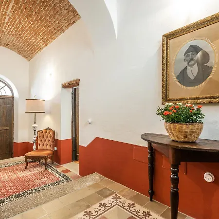 Alojamento de Acomodação e Pequeno-almoço Palazzo Cherchi Dorgali