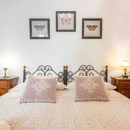 לינה וארוחת בוקר Palazzo Cherchi 3*