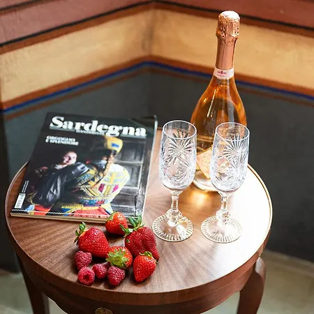 Palazzo Cherchi לינה וארוחת בוקר