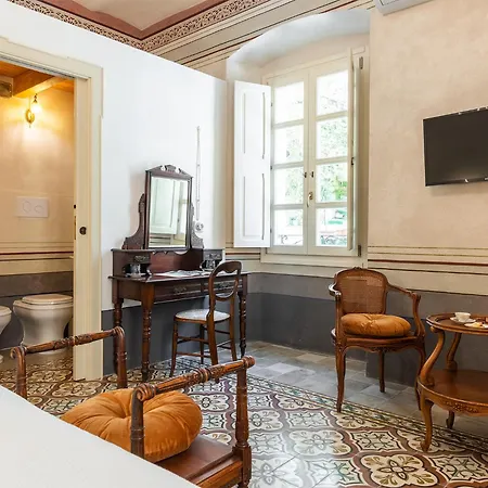 Palazzo Cherchi לינה וארוחת בוקר 3*