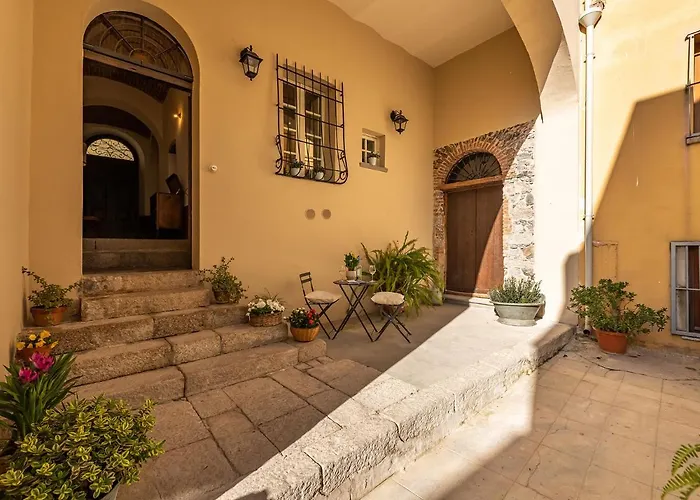 Palazzo Cherchi 3* Dorgali